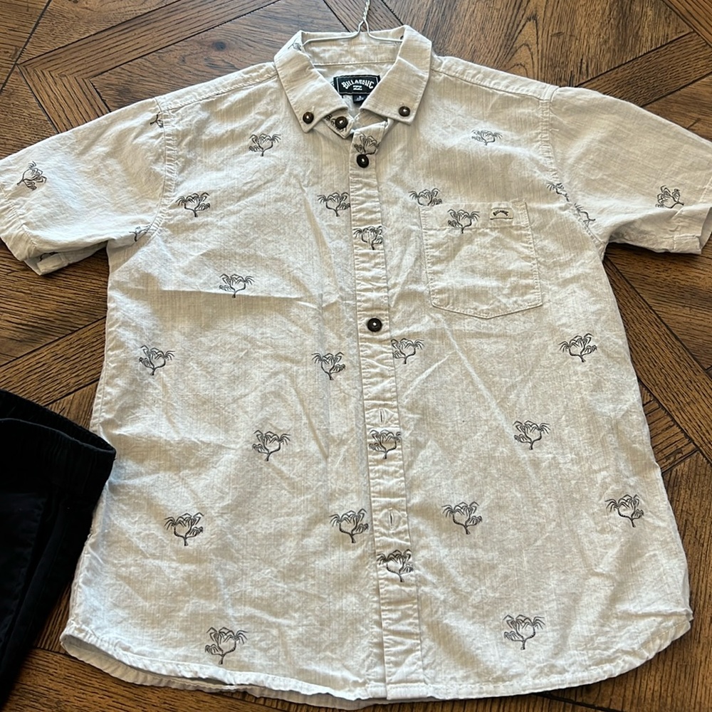 2 piece boys Billabong set